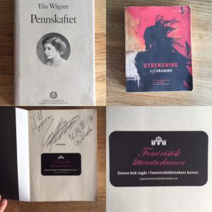 Ett bildcollage av Pennskaftet av Elin Wägner, Utrensning av Sofi Oksanen, en signerad sida av Sofi Oksanen, en närbild på ett klistermärke med texten ”Denna bok ingår i Feministbibliotekets kanon”