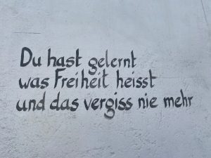Visdomsord på Berlinmuren
